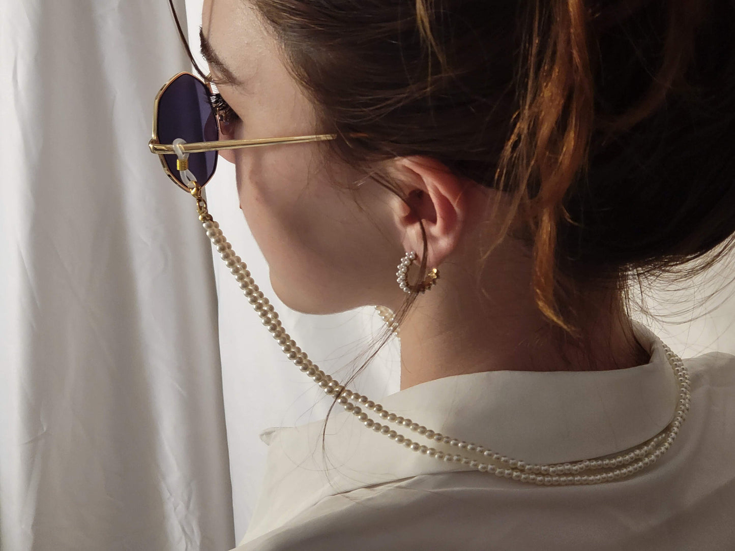 White Round Pearl Glass Holder Chain, Waterproof.