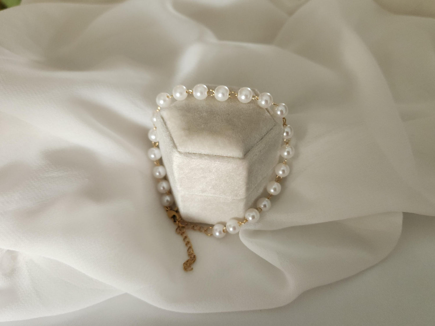 Gold Filled White Round Pearl Bracelet, Waterproof.