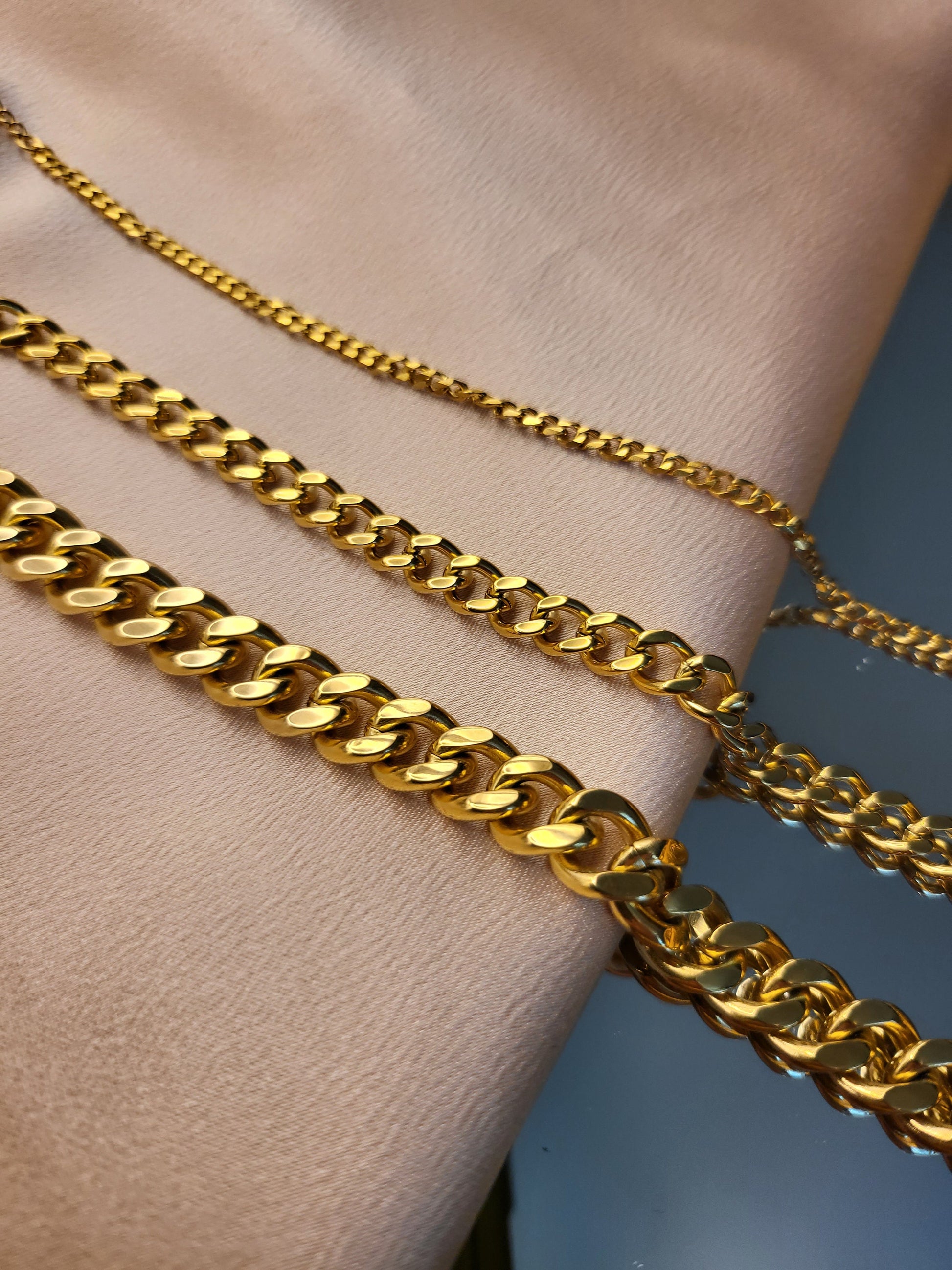 Stainless Steel Non Tarnish Unisex Chain Necklace,WATERPROOF.