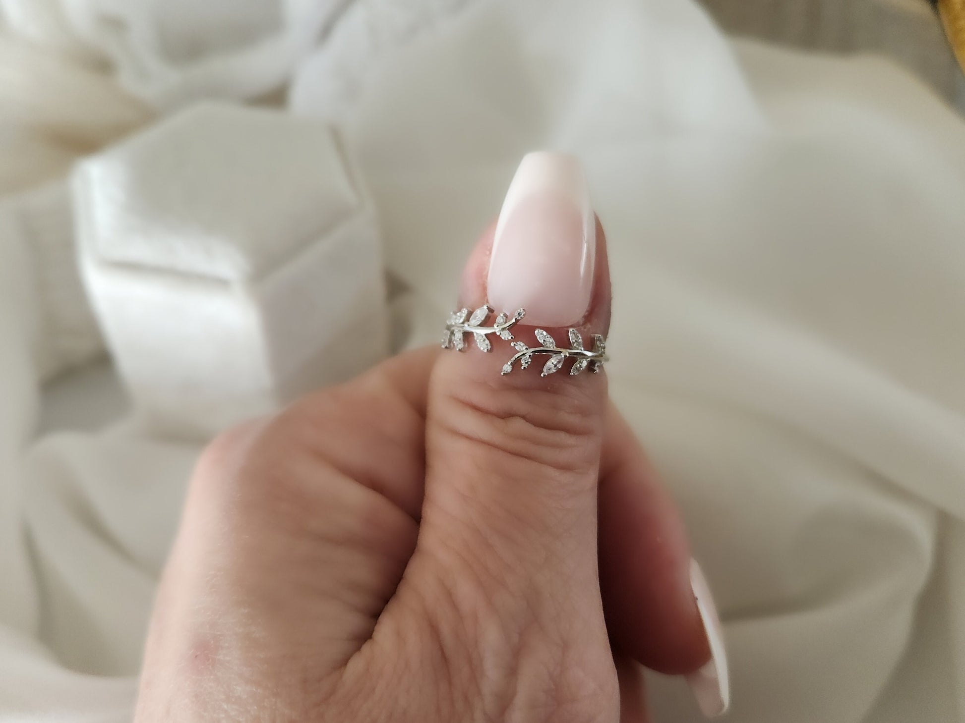 925 Sterling Silver-Gold Cubic Zircon Adjustable Leaf Ring , Waterproof , High Quality, Birthday Gift.